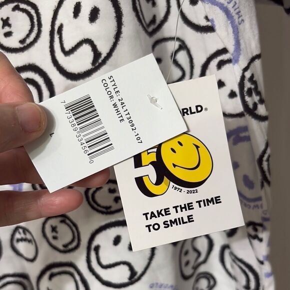 NWT SmileyWorld Graphic Tee Unisex Adult Size Large - Picture 4 of 6